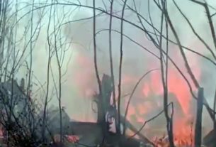 Крупный пожар в садах Копейска уничтожил 3 дома